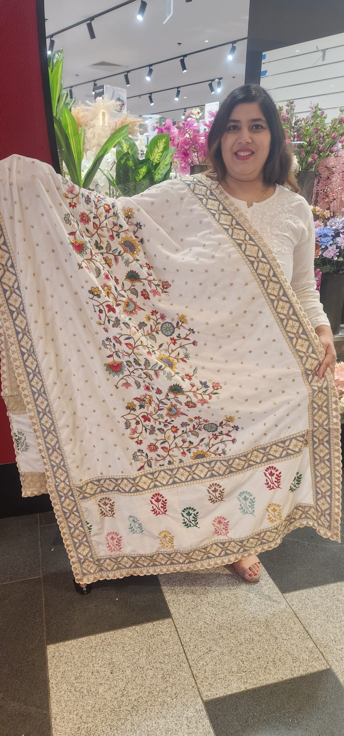 White Heavy Embroidery Work Velvet Dupatta White Heavy Embroidery Work Velvet Dupatta