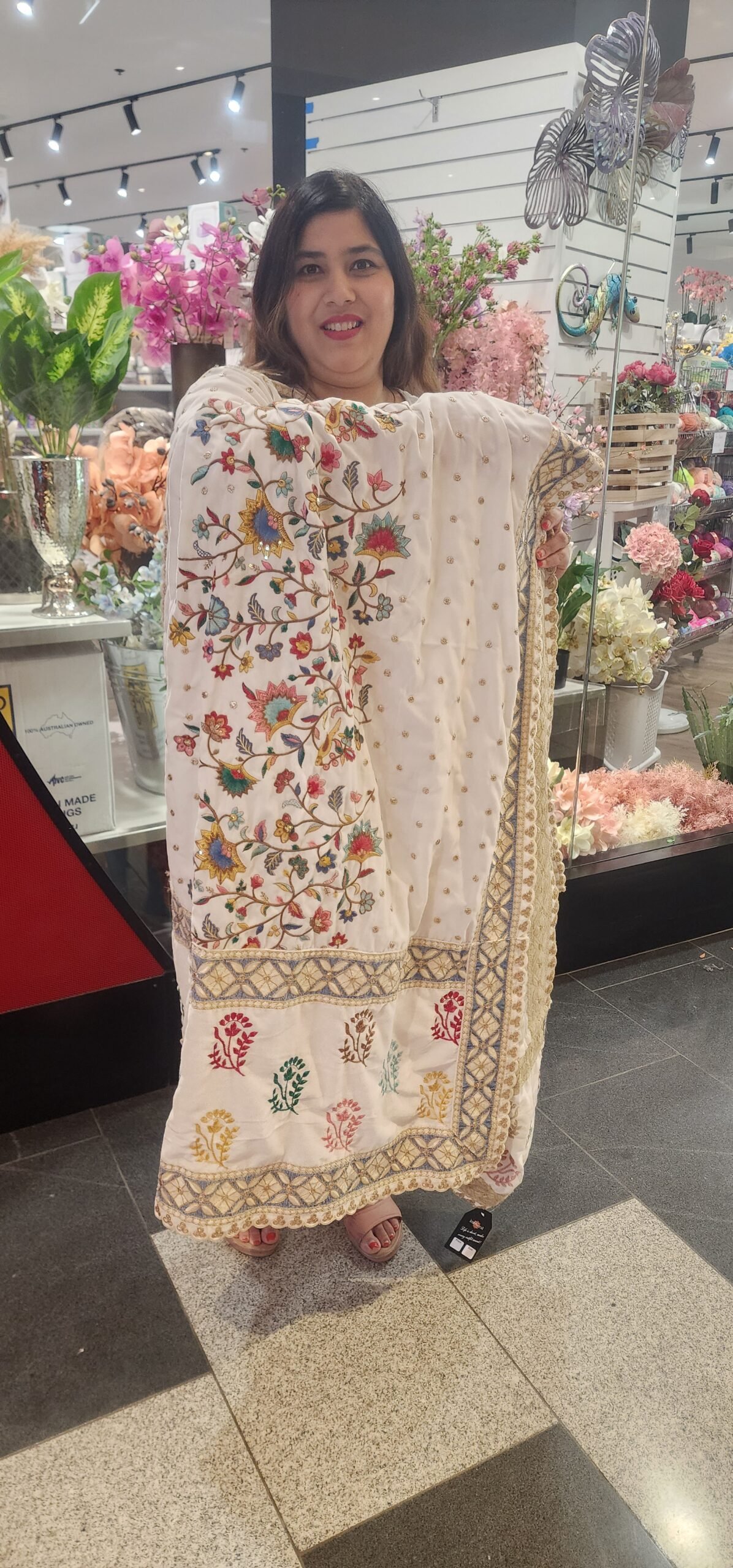White Heavy Embroidery Work Velvet Dupatta White Heavy Embroidery Work Velvet Dupatta