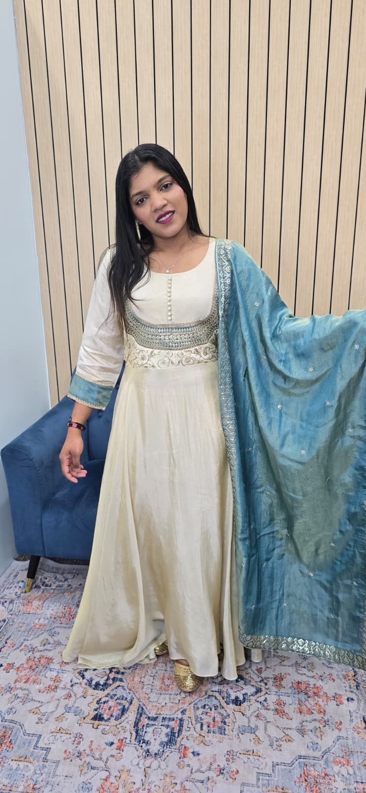 Radiate elegance in this graceful Anarkali suit - Image 2